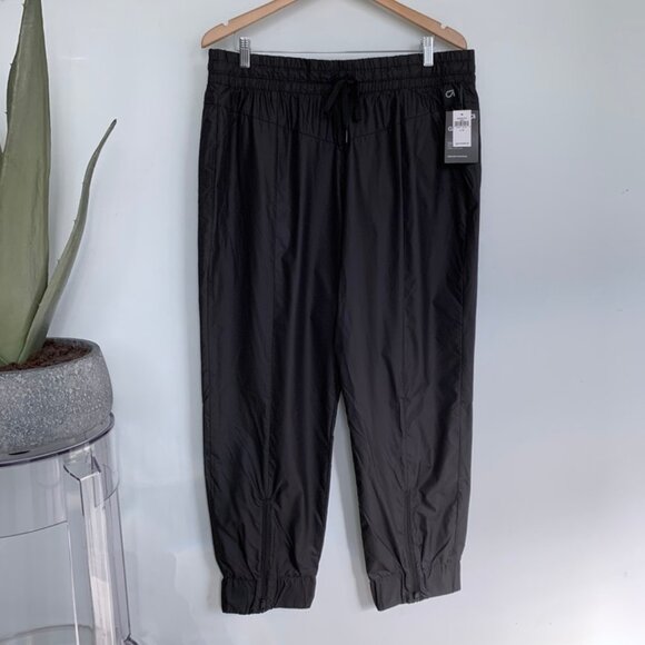 GAP GapFit Joggers with Zip Detailing Large - Picture 7 of 11